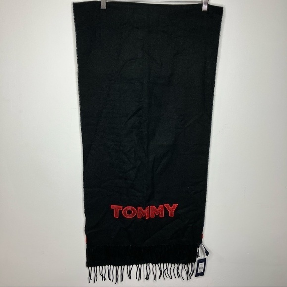 NWT Tommy Hilfiger scarf with tassels black red sequin